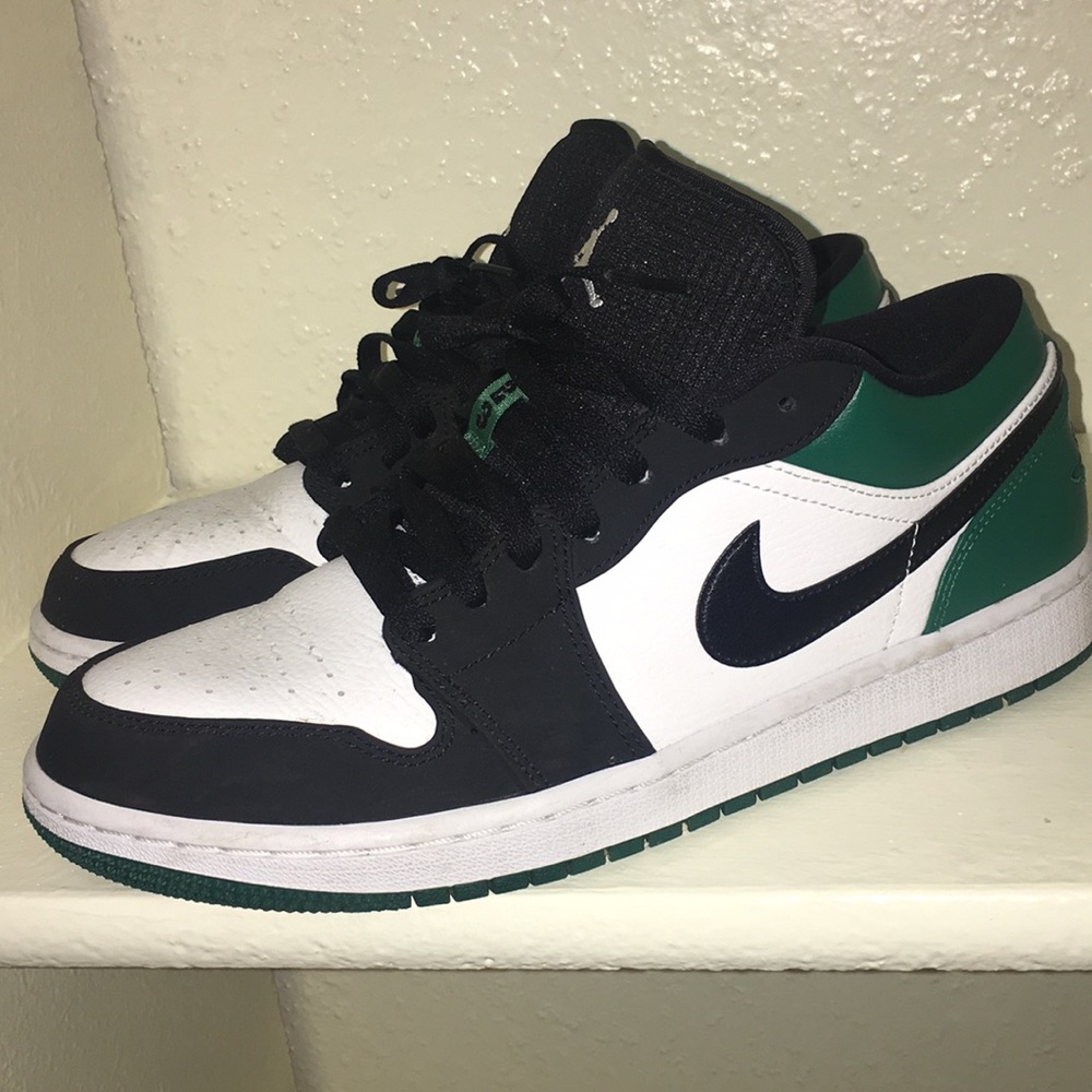 Jordan mystic green low 1s men size 9.5
